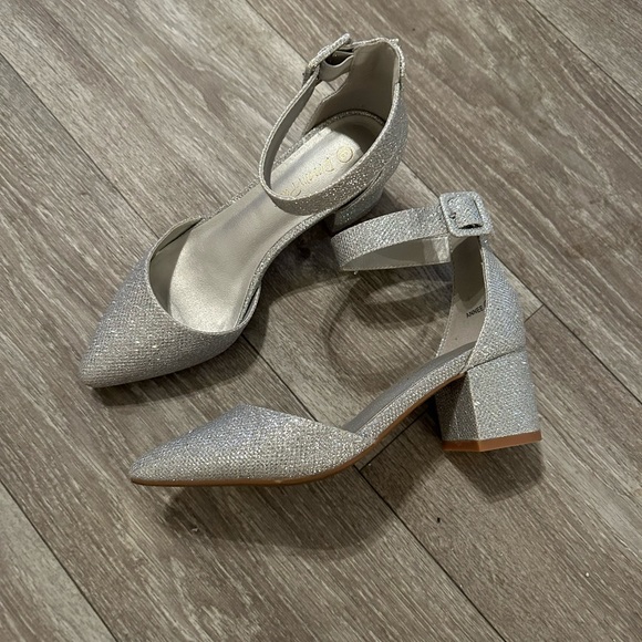 Silver sparkly heels - Picture 2 of 5